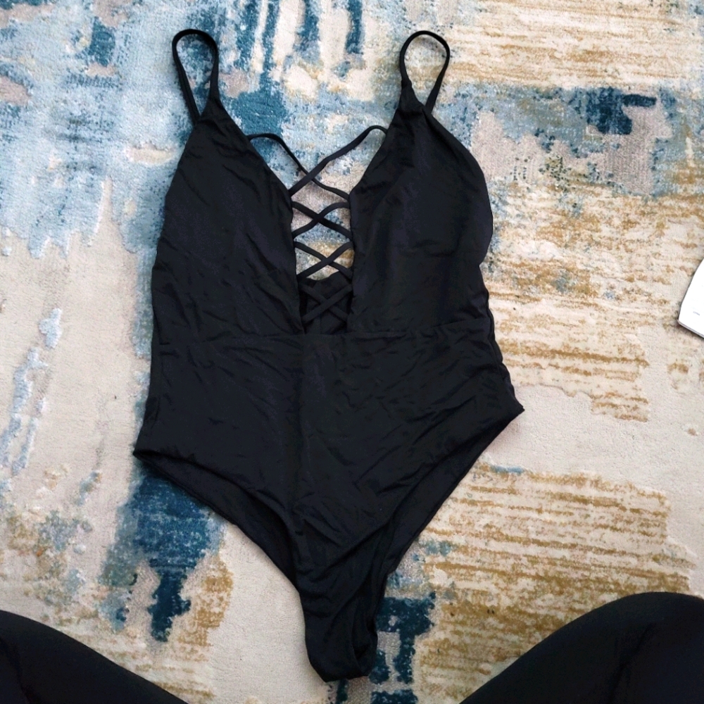 1 piece swimwear
